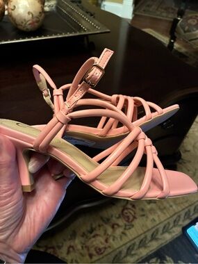 Strappy Pink Women's Mid-Heel Spring Square Toe Sandals. Size 8M
